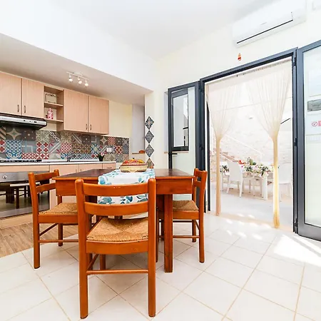 Holiday home Gina A 2 Minuti Da Solo Sabbia